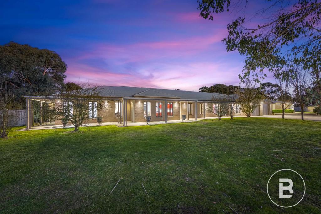 40 Ochiltree Ct, Cardigan, VIC 3352