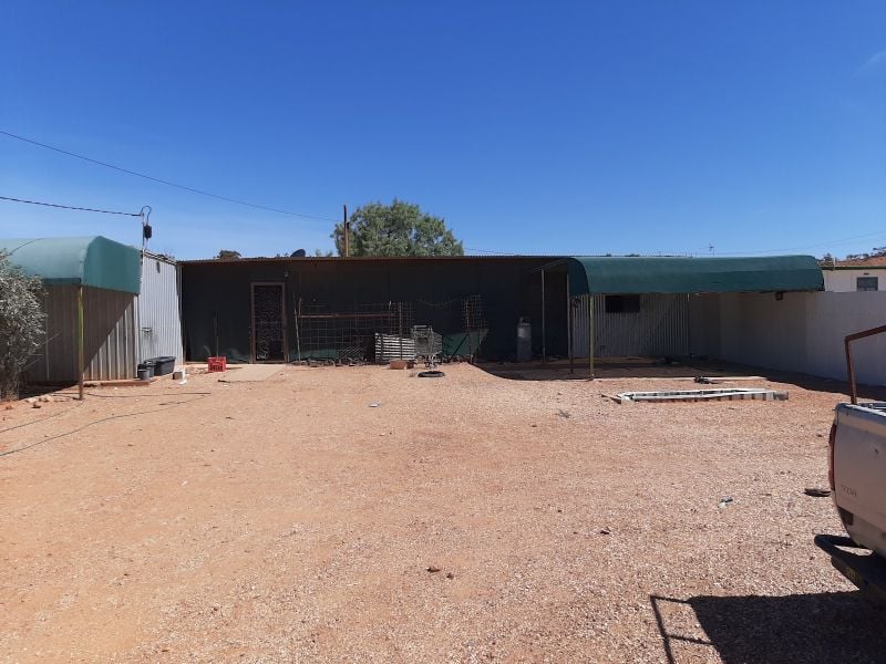 102 ROBERTS ST, COOBER PEDY, SA 5723