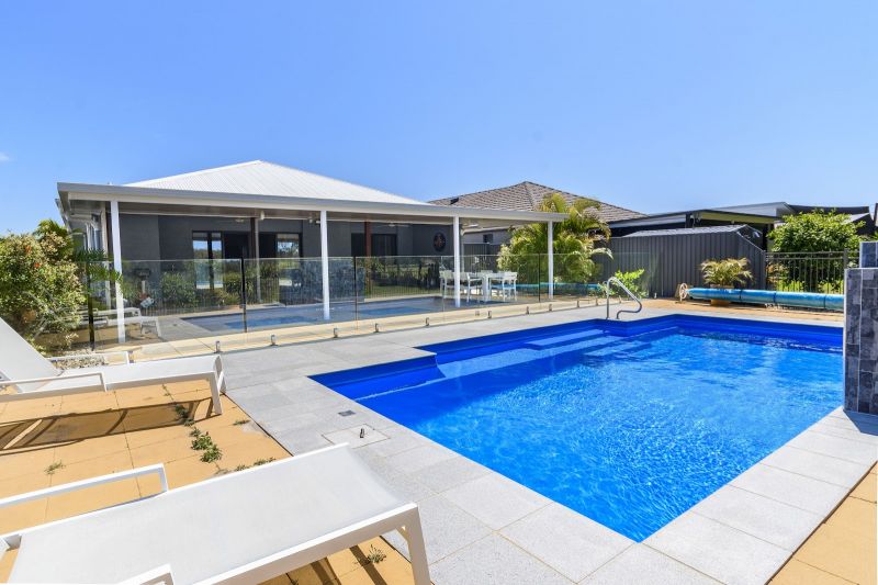 42 Foxtail Cres, Banksia Beach, QLD 4507