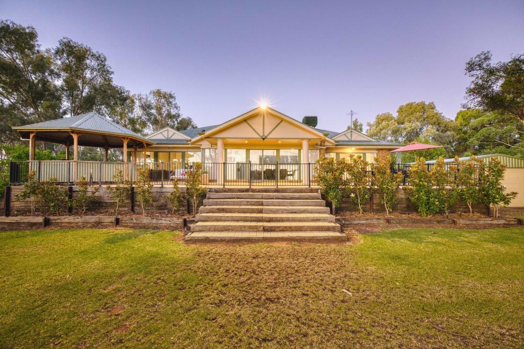 102 Hendy Rd, Buronga, NSW 2739