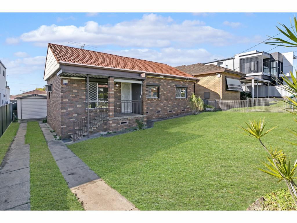 84 Runyon Ave, Greystanes, NSW 2145