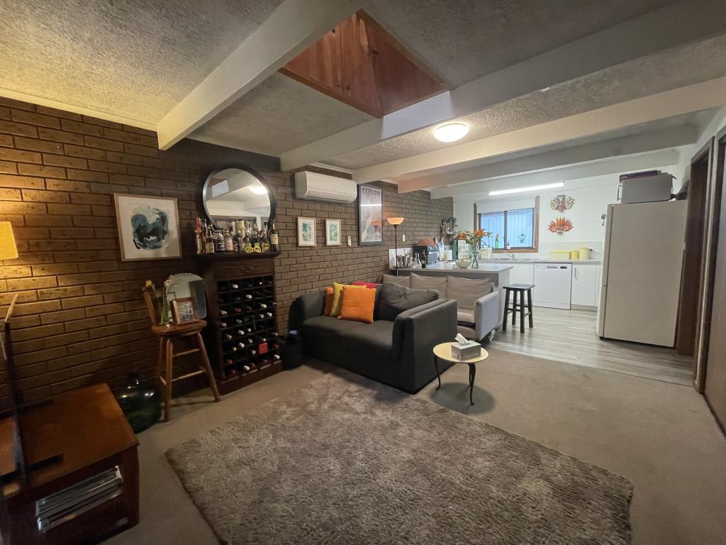 2/56 COBDEN ST, BRIGHT, VIC 3741