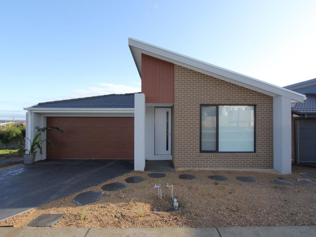 30 Longfin Cres, San Remo, VIC 3925