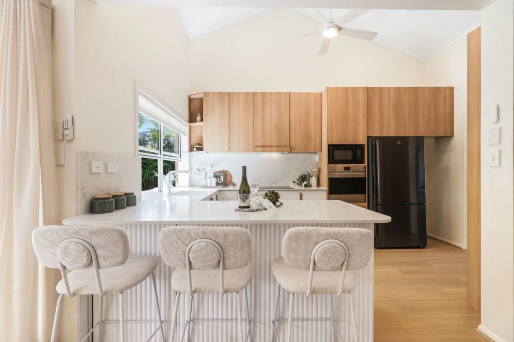 9 Trivia St, Palm Cove, QLD 4879
