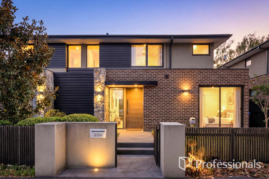 2/2A MALING RD, CANTERBURY, VIC 3126