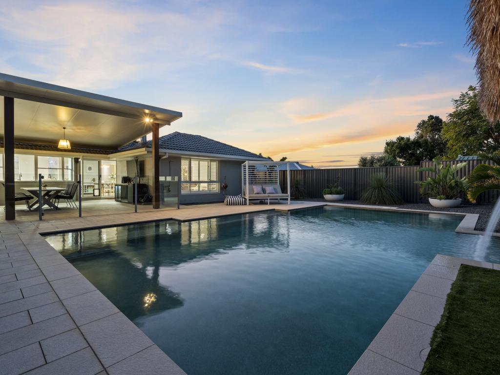 19 Flamingo Cres, Thornlands, QLD 4164