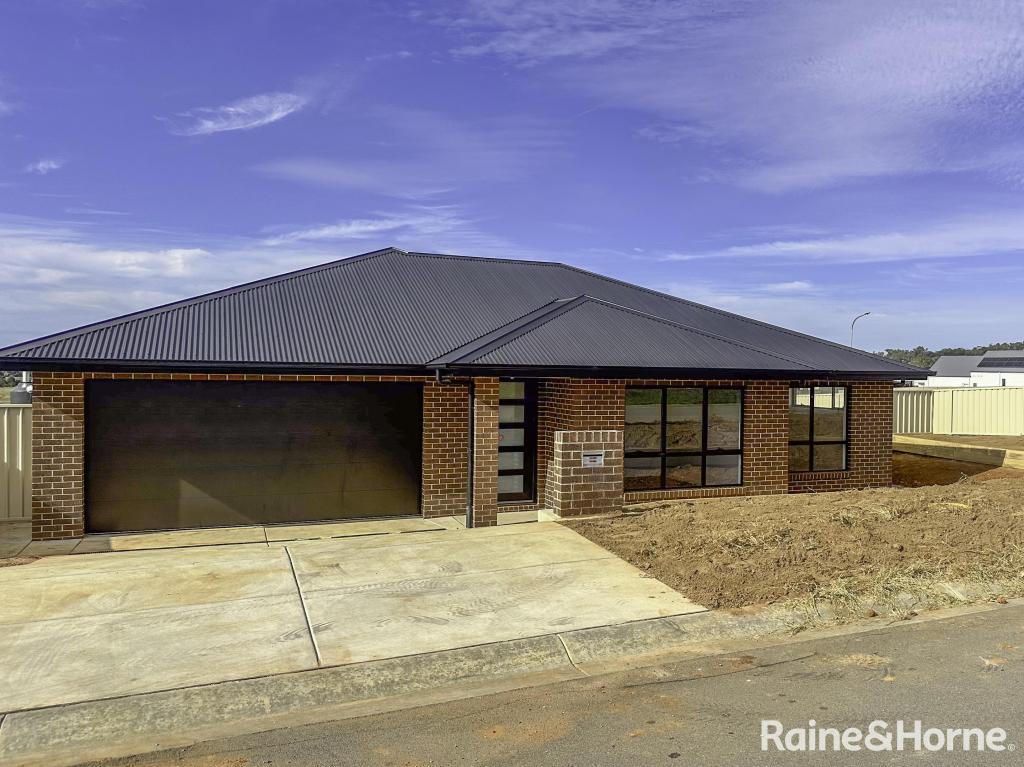 19 Wyoming Ave, Gobbagombalin, NSW 2650
