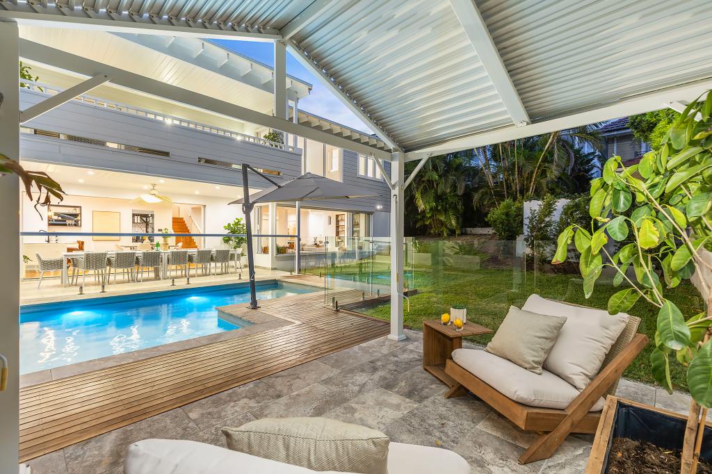 61 Sirius St, Coorparoo, QLD 4151