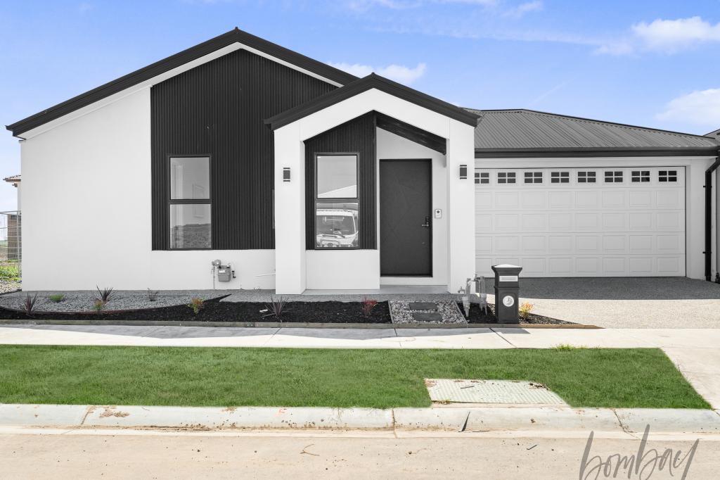 22 Crombie St, Mickleham, VIC 3064