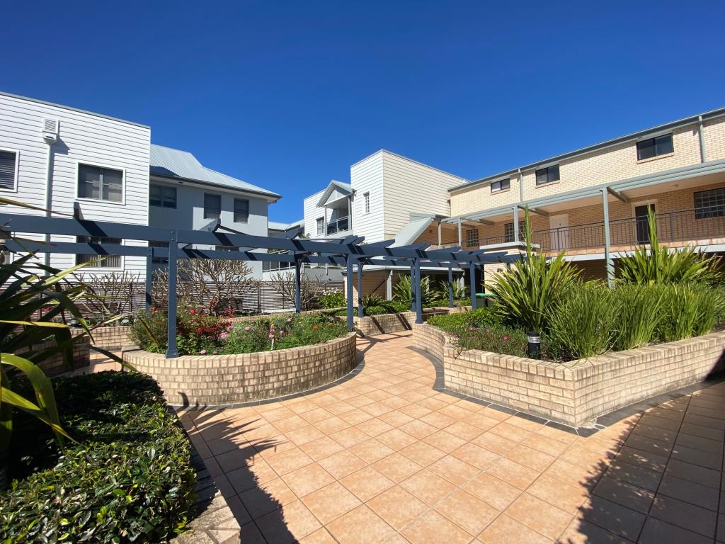 4/28 ADDISON ST, SHELLHARBOUR, NSW 2529