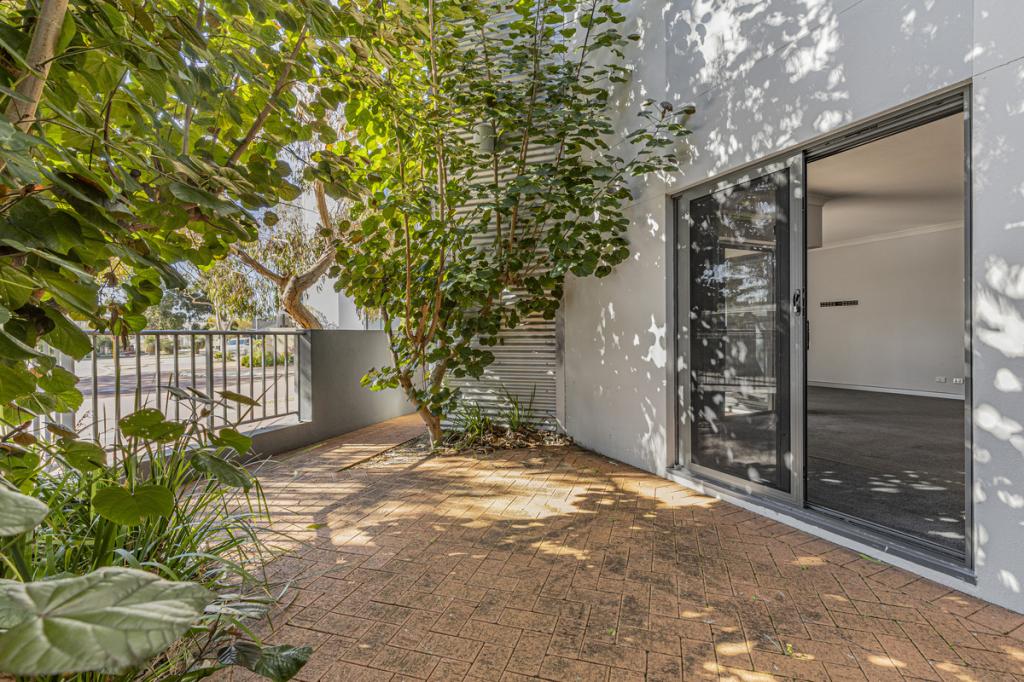 9/2 WALSH LOOP, JOONDALUP, WA 6027