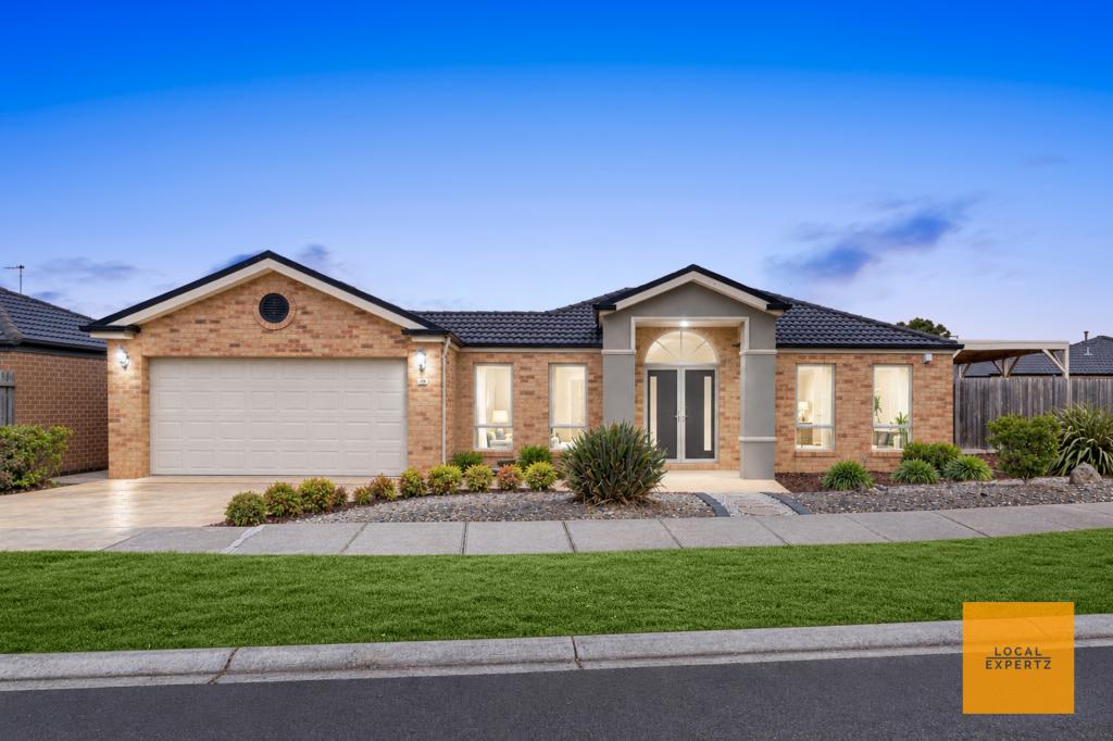 15 CHRISTINA CRES, KURUNJANG, VIC 3337
