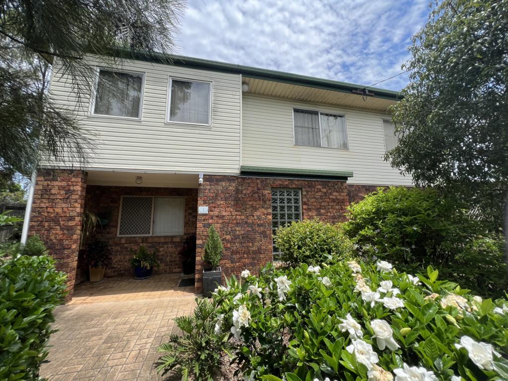 1 WILLIAM ST, BLACKSTONE, QLD 4304