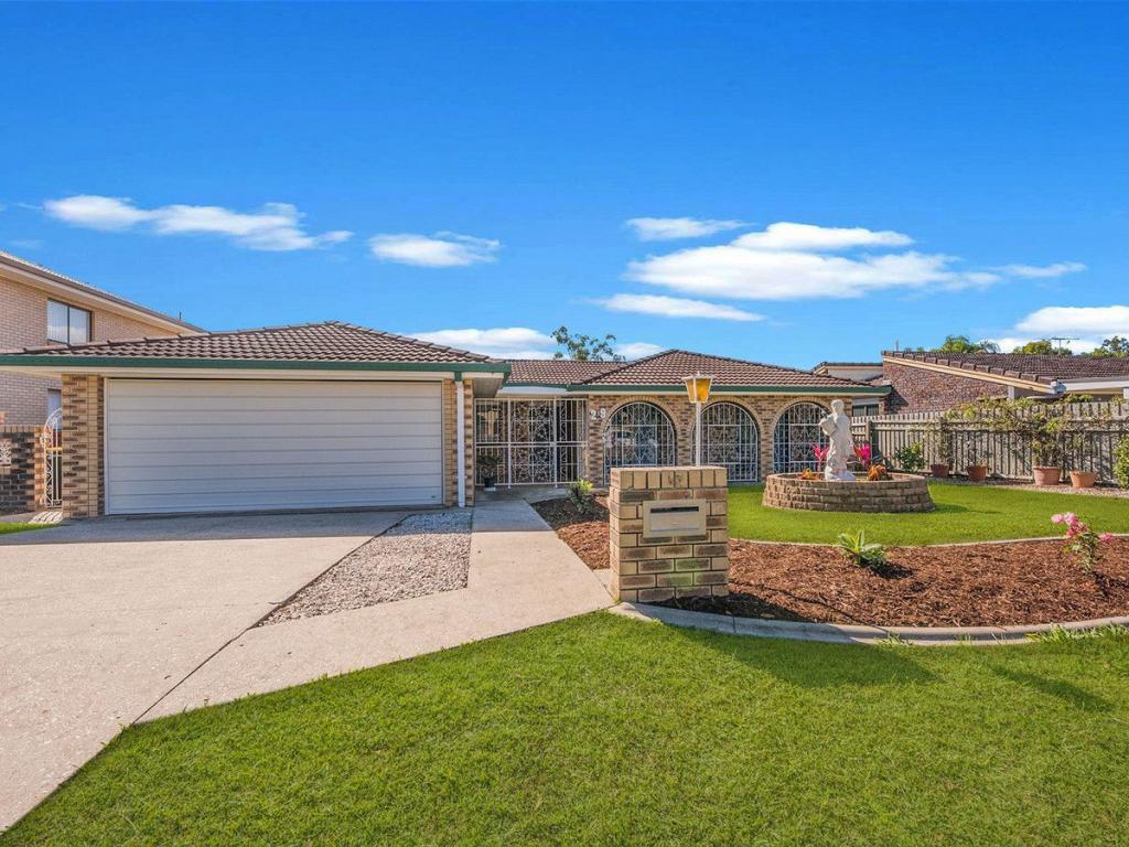 29 Banwell Cres, Carindale, QLD 4152