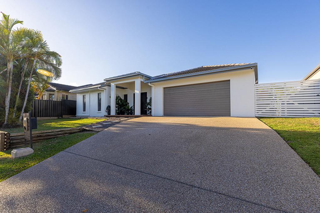 4 FRANCEY DR, GLENELLA, QLD 4740