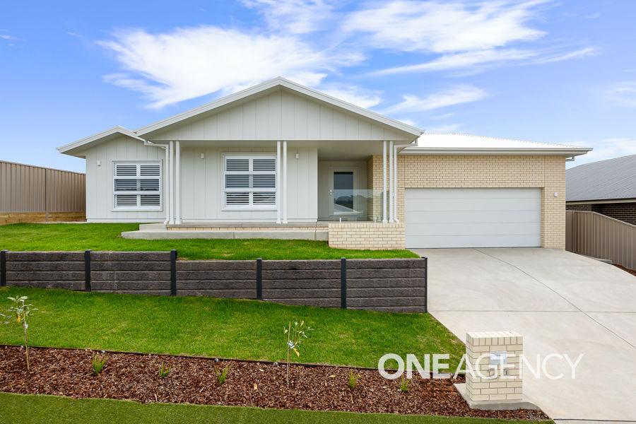 24 Preston Cres, Lloyd, NSW 2650