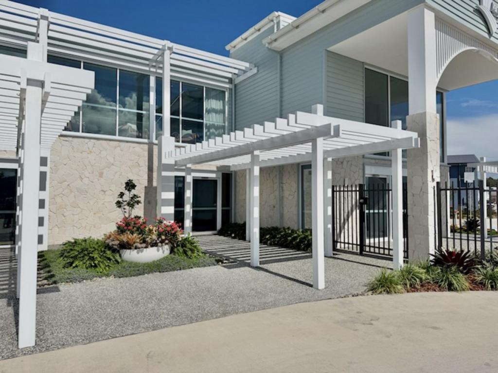 T2/223 The Lakes Way, Forster, NSW 2428