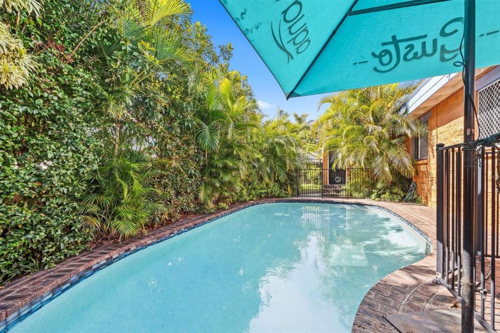 60 Denmans Camp Rd, Torquay, QLD 4655