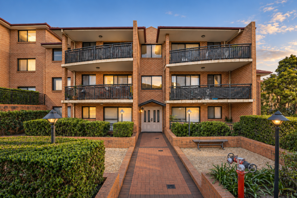 21/49 DOBSON CRES, BAULKHAM HILLS, NSW 2153