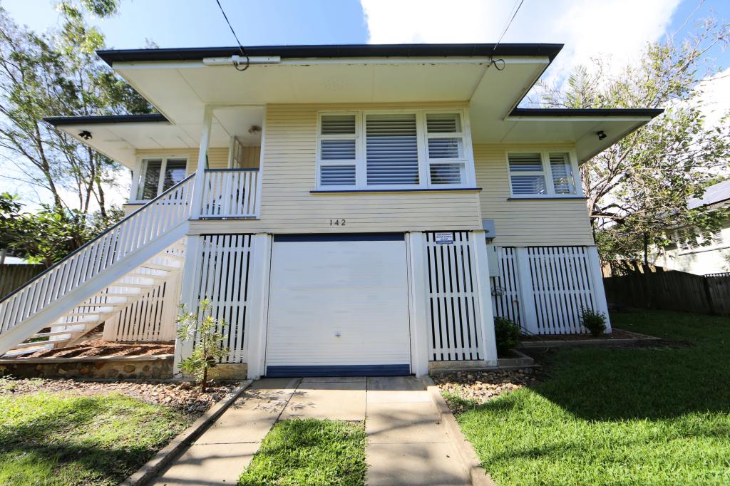 142 Lawn St, Holland Park, QLD 4121