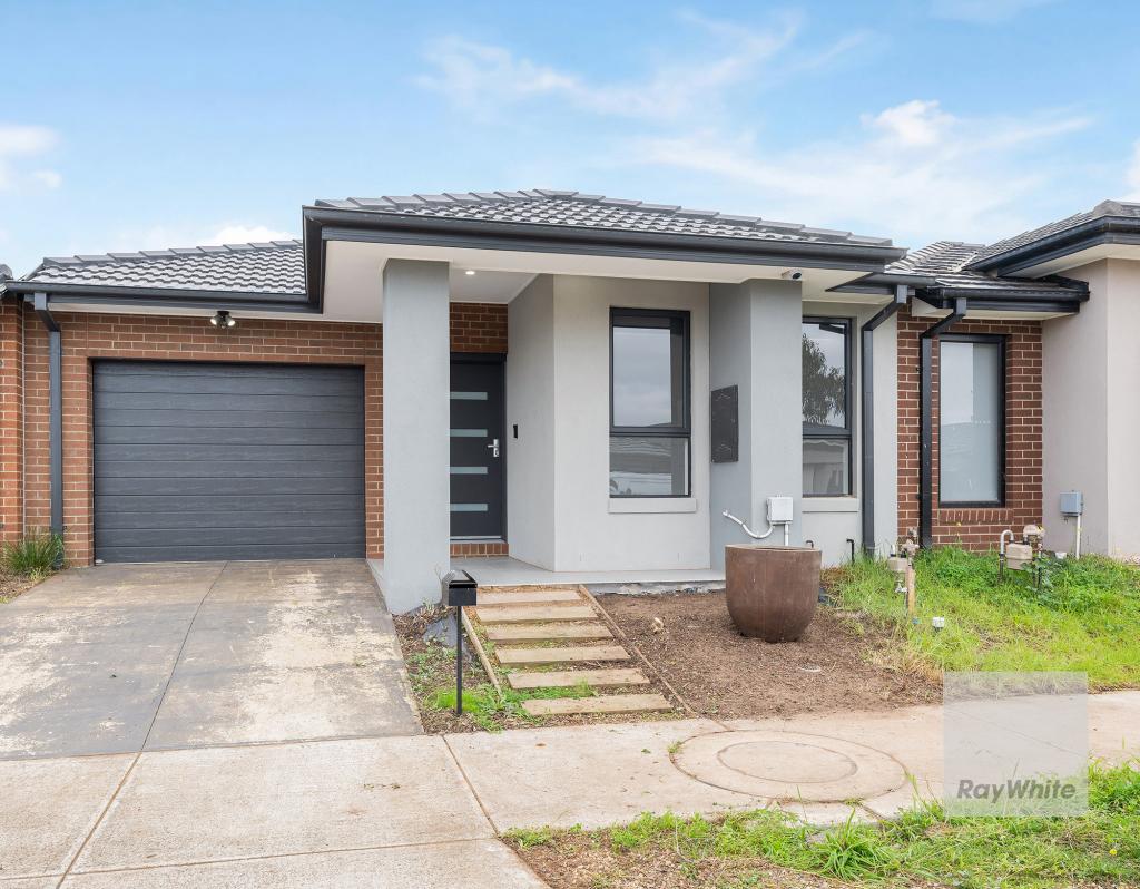 19 Miandad St, Rockbank, VIC 3335