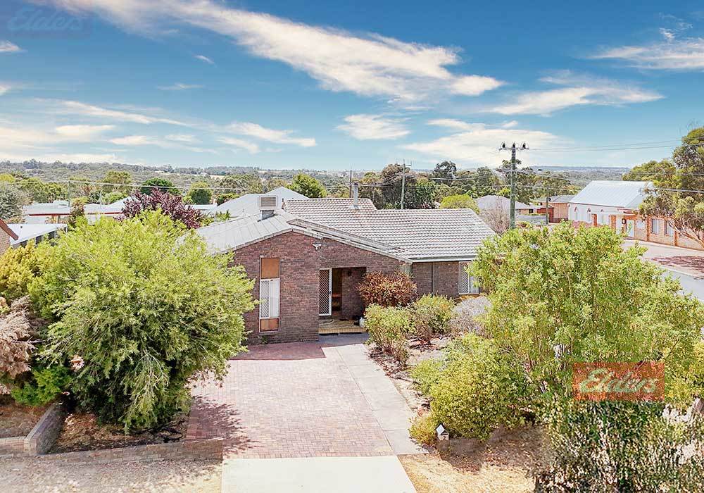 2 Hough St, Narrogin, WA 6312