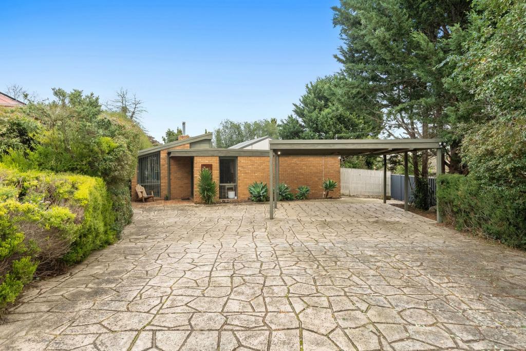 8 Ezard Cl, Berwick, VIC 3806