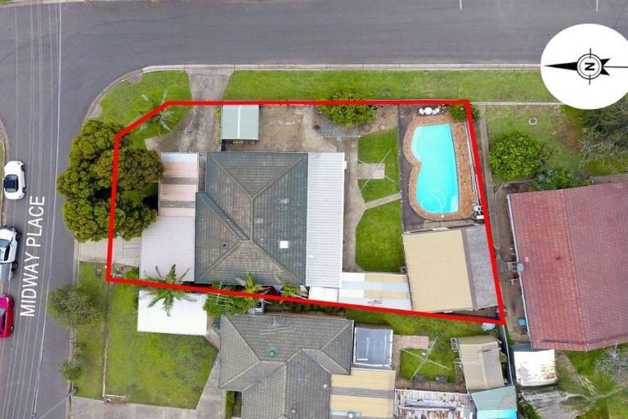 1 MIDWAY PL, LETHBRIDGE PARK, NSW 2770