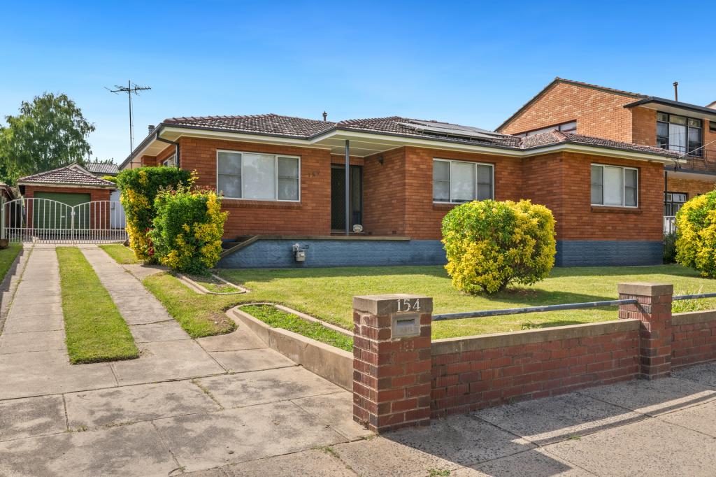 154 Clinton St, Orange, NSW 2800