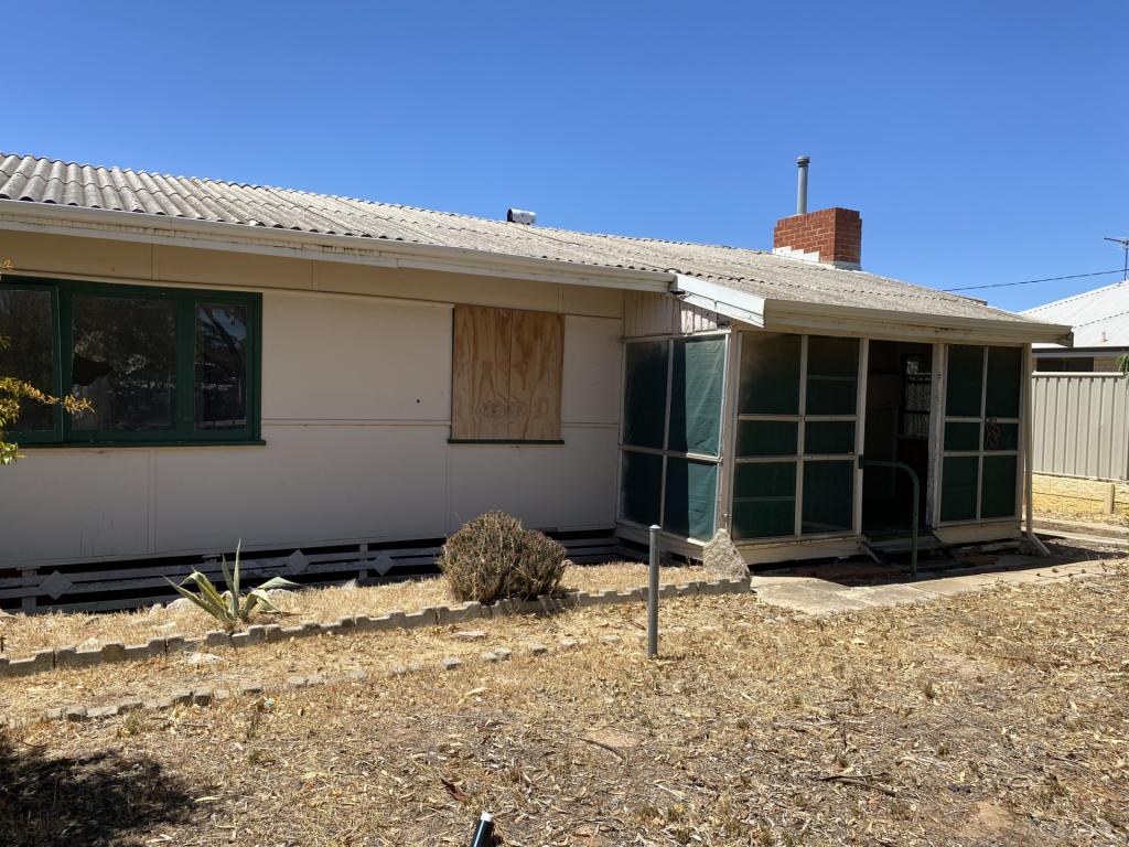 70 Caw St, Merredin, WA 6415