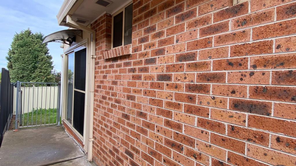 8A ROBIN ST, HINCHINBROOK, NSW 2168