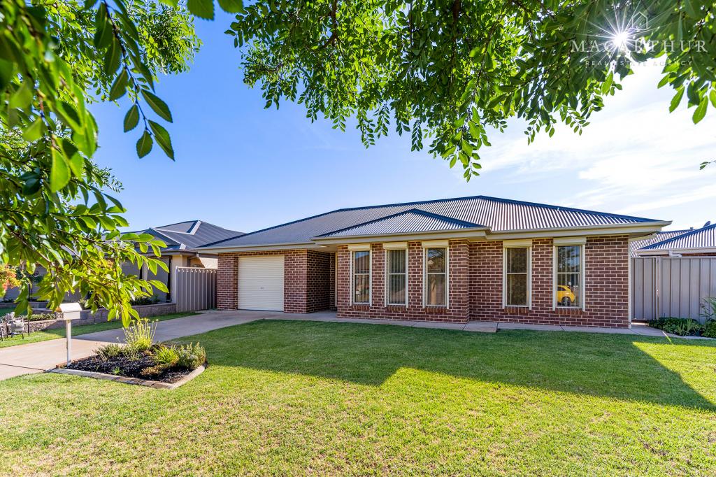 2/22 Warambee St, Glenfield Park, NSW 2650