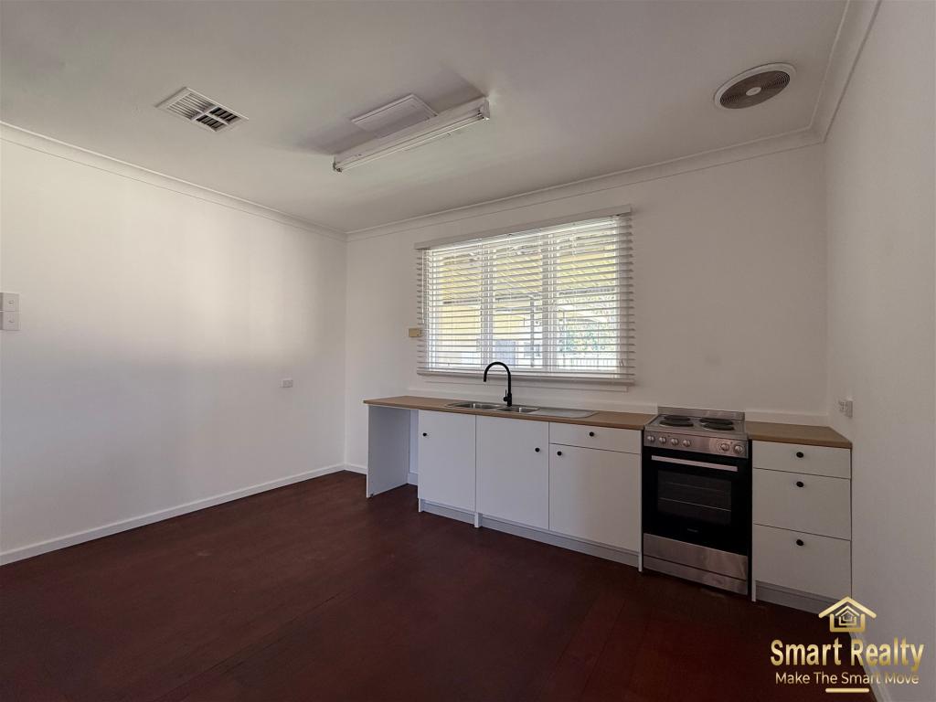 4 Crellin Way, Cloverdale, WA 6105