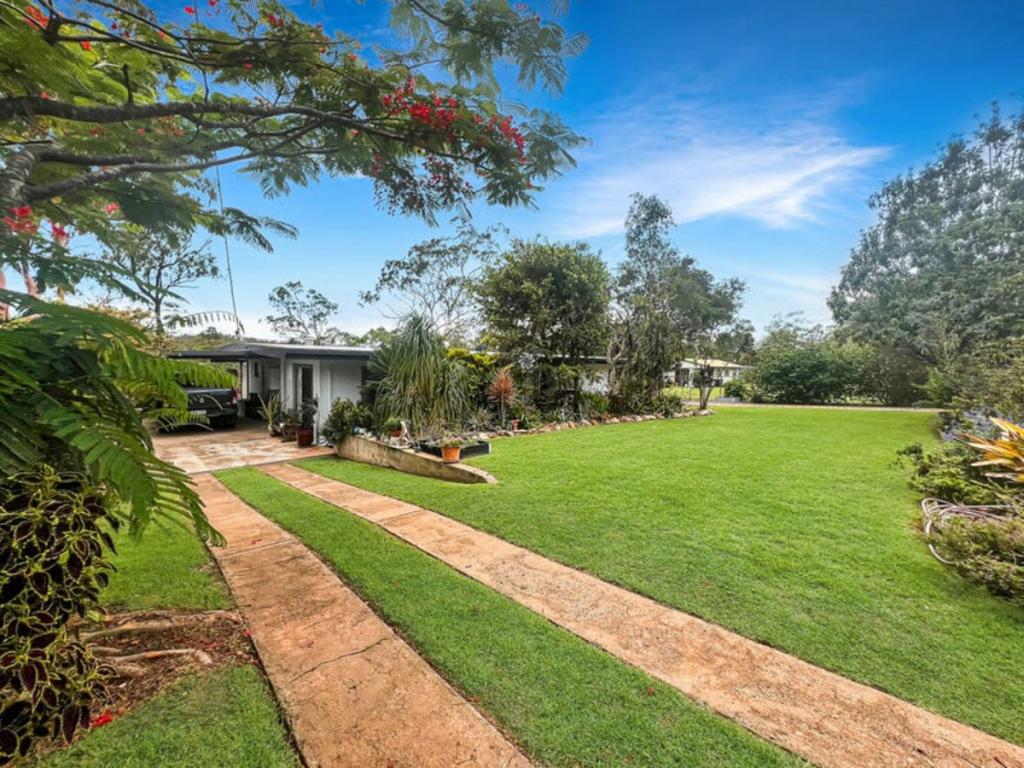 69 Garnet St, Mount Garnet, QLD 4872