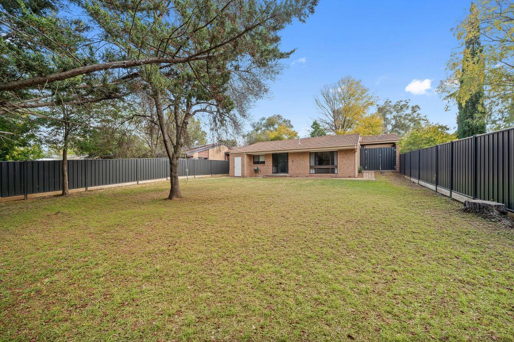 5 Piguenit Cl, Lyneham, ACT 2602