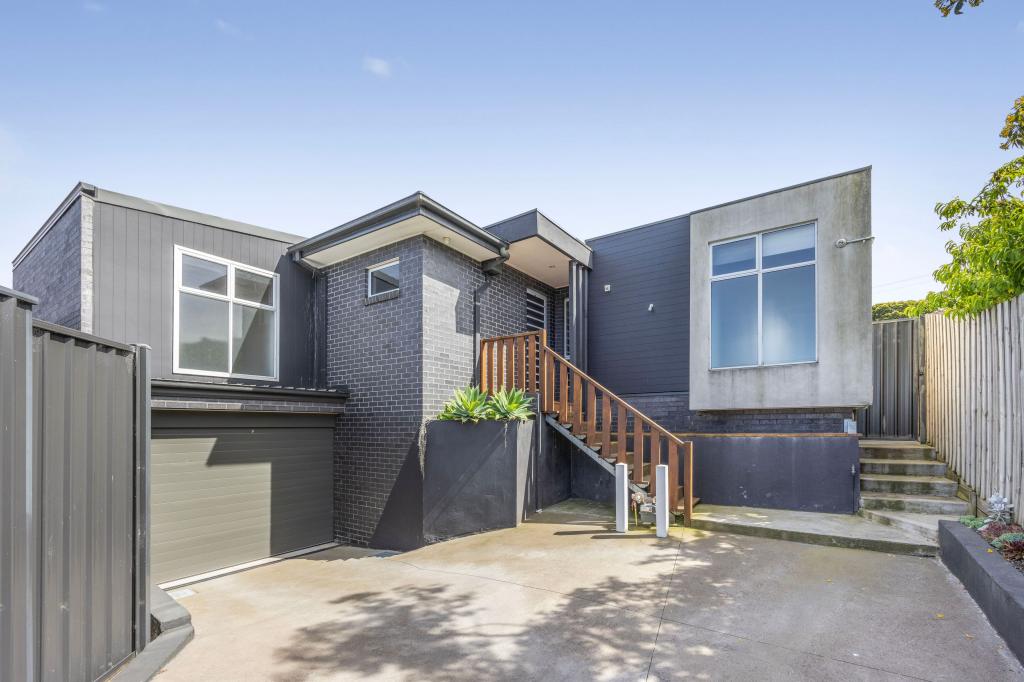 2/10 Dorrington Ave, Reservoir, VIC 3073