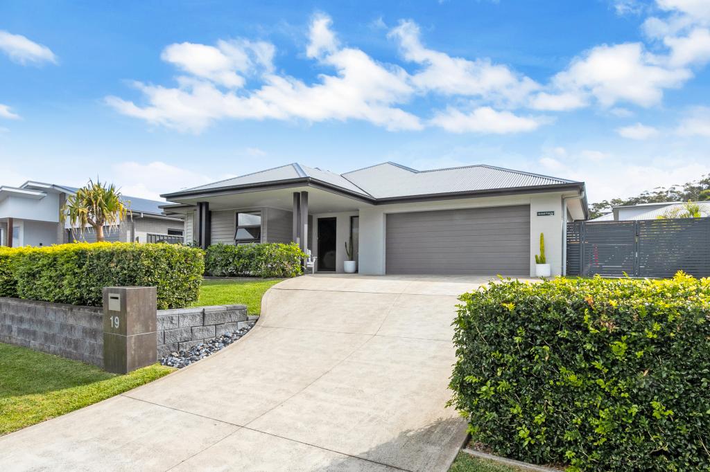 19 Gawul Cct, Corlette, NSW 2315