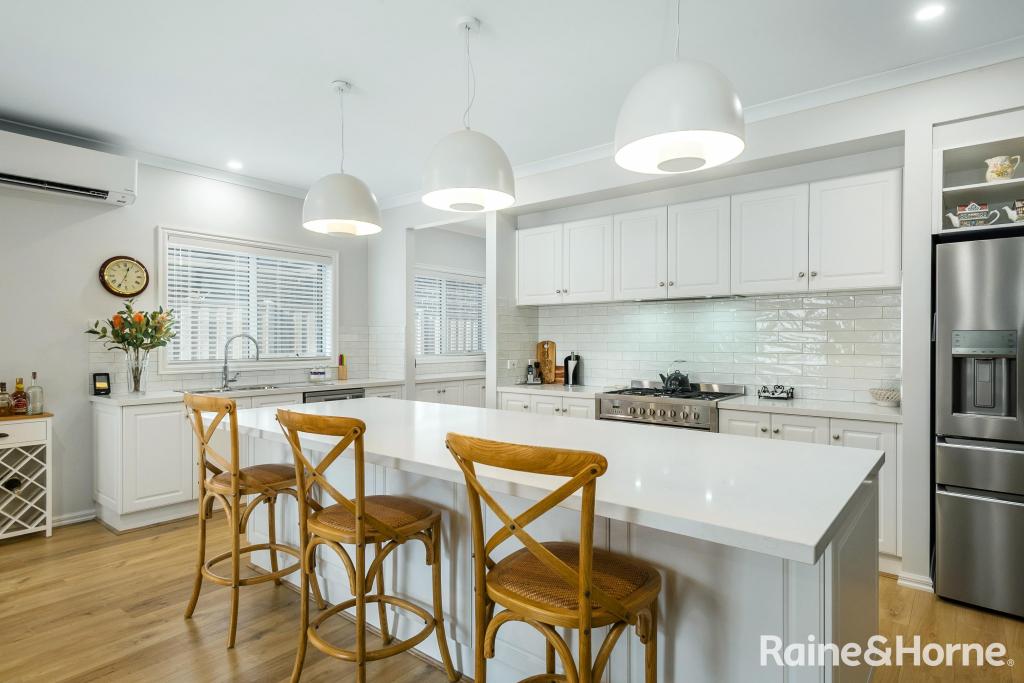 9 Cotton Cct, Gisborne, VIC 3437