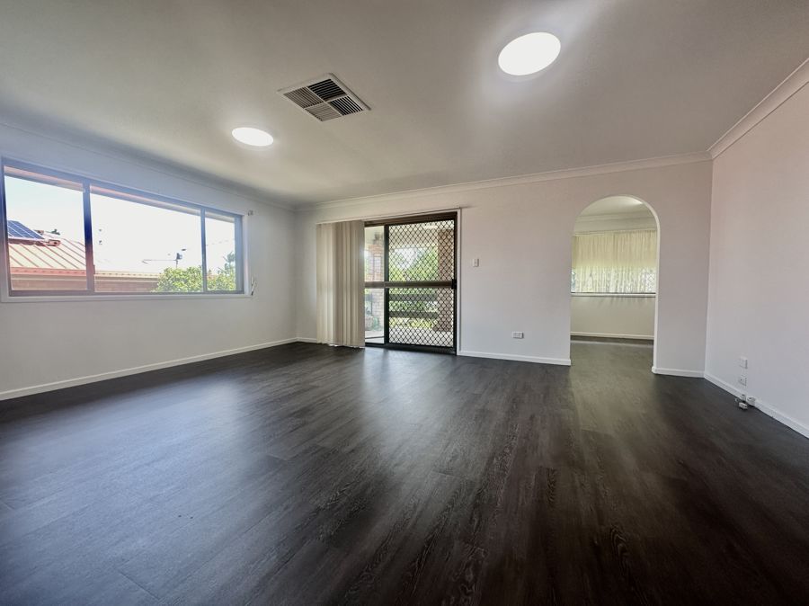 1 Booth St, Brassall, QLD 4305