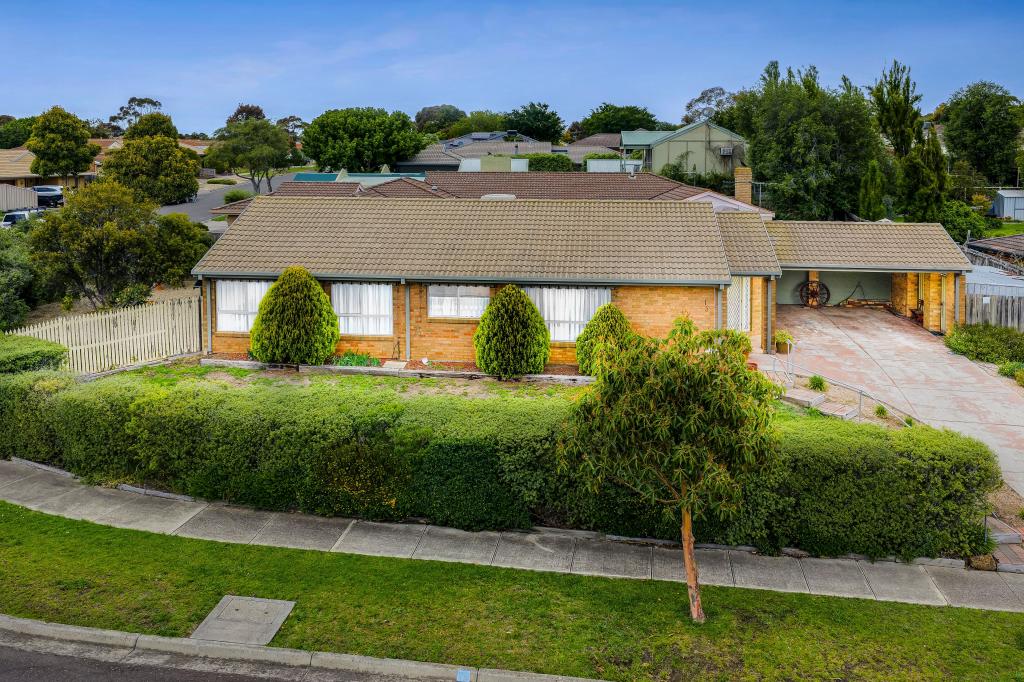 15 Olive Gr, Sunbury, VIC 3429