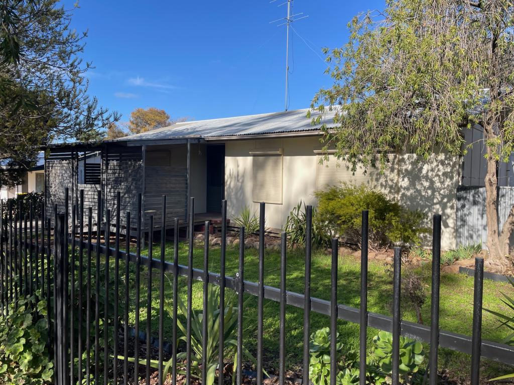 7 Pattullo Ave, Clare, SA 5453