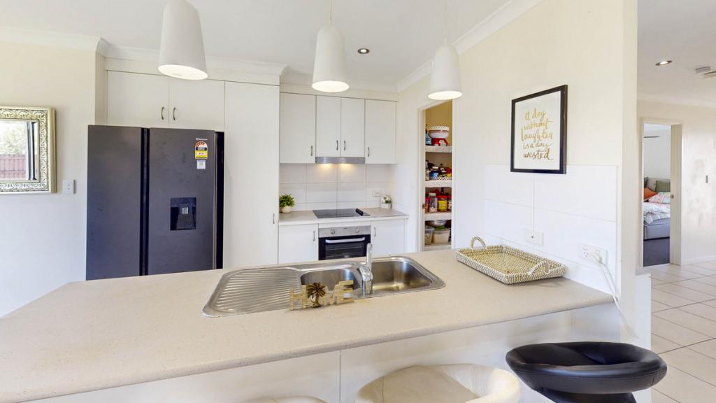 4 Chanelle Ct, Glenella, QLD 4740