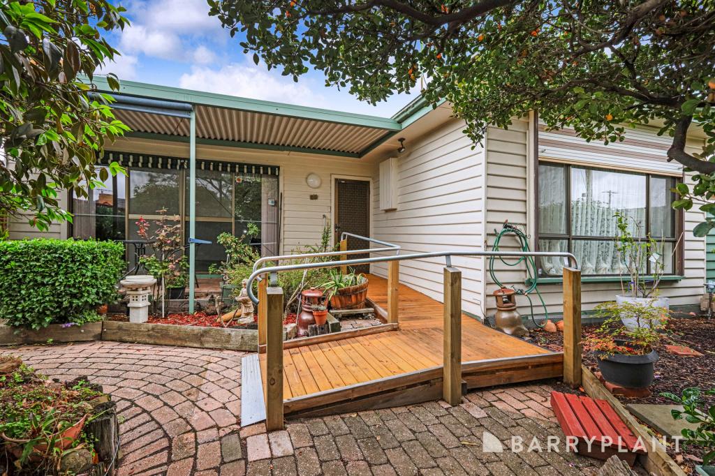 27 Whitesides Ave, Sunshine West, VIC 3020