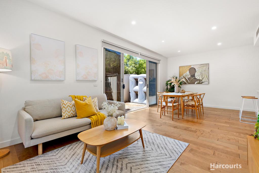 21/2 AMBROSE TREACY DR, BUNDOORA, VIC 3083