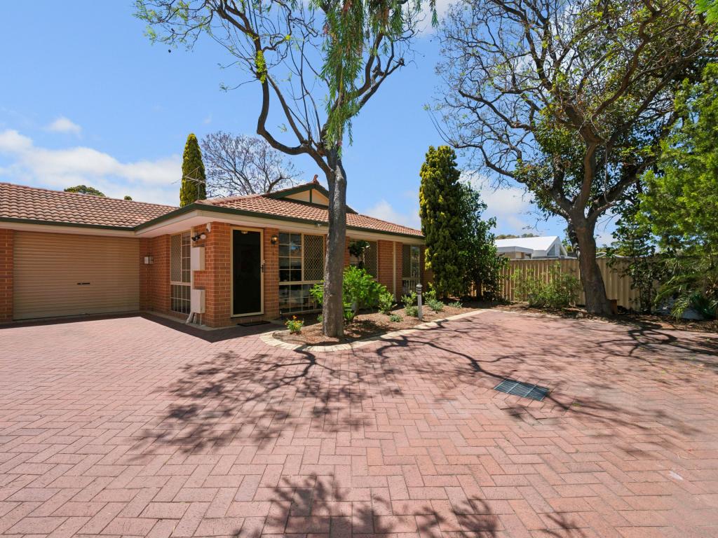 5/4 Mount Henry Rd, Como, WA 6152