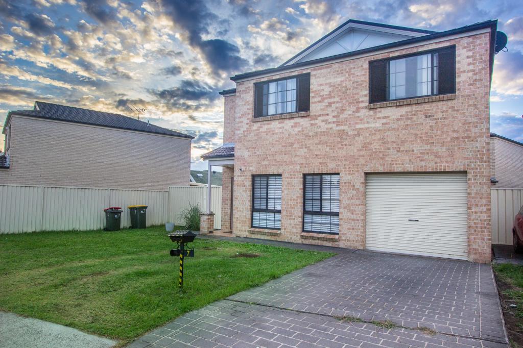 7 Pine Rd, Casula, NSW 2170