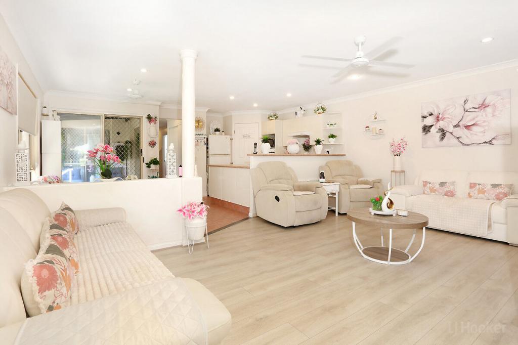 1/27 Eider Ave, Paradise Point, QLD 4216