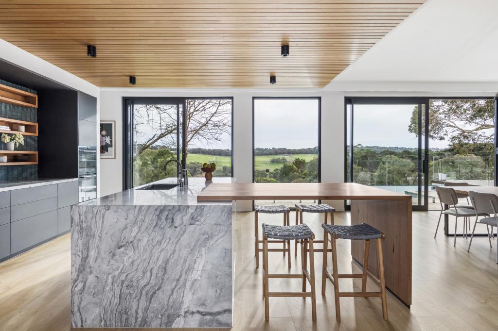 72 Shoreham Rd, Red Hill South, VIC 3937