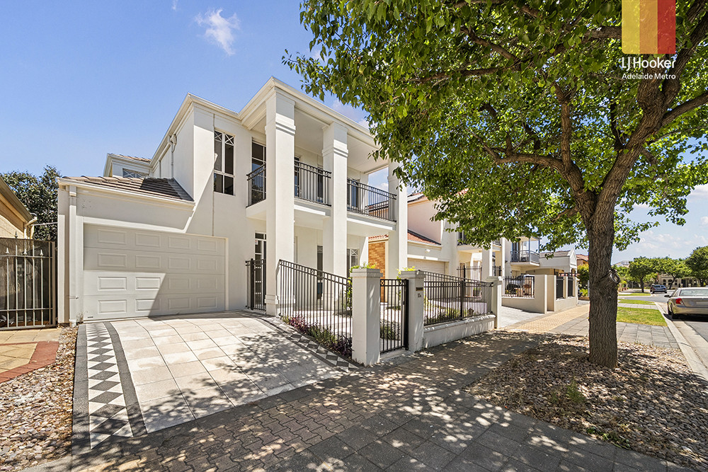 11a Lakeside Cl, Mawson Lakes, SA 5095