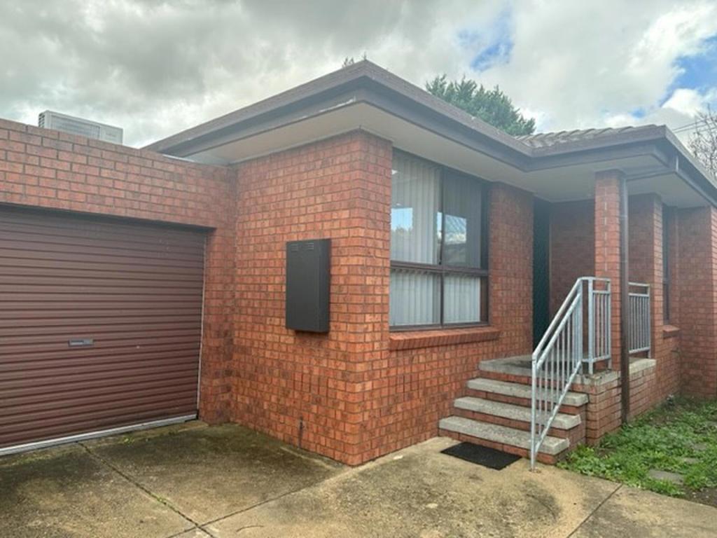 2/7 Pinnaroo Cct, Meadow Heights, VIC 3048